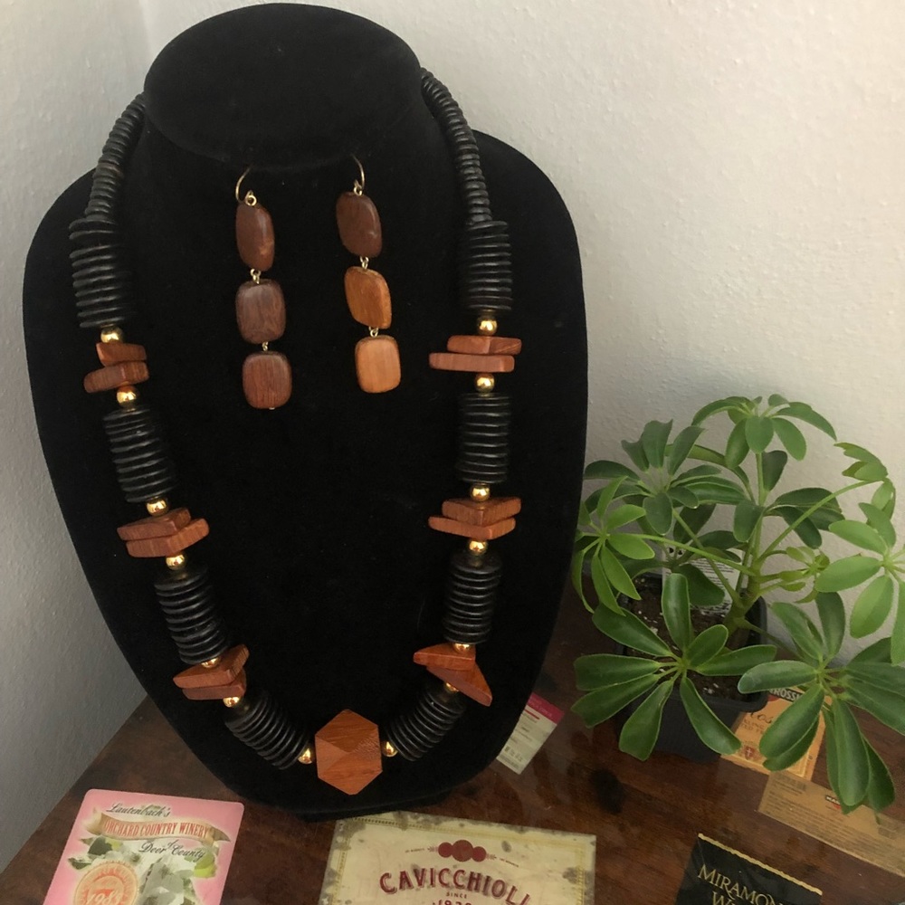 Wooden Chunky Necklace with Earrings